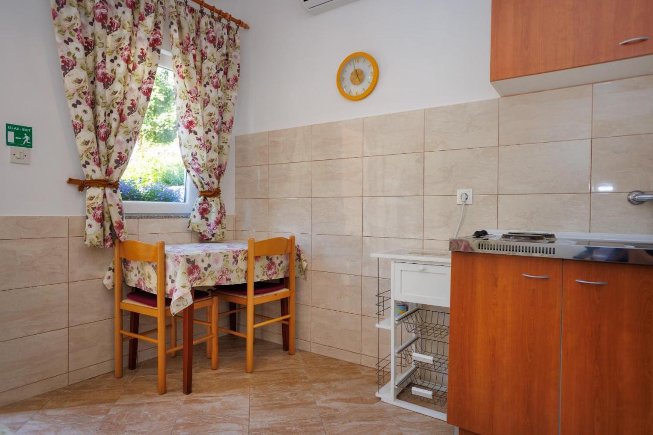 Apartment Studio Close To Sea Krk Town Kültér fotó